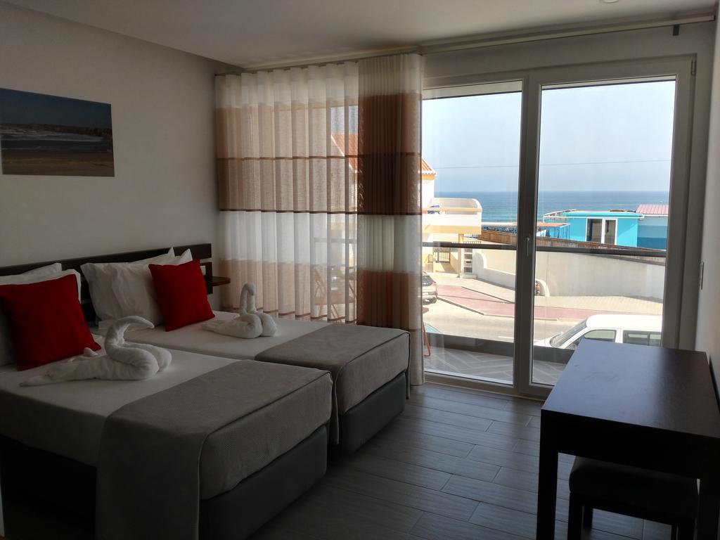 Baleal 4 Surf Hotel ภายนอก รูปภาพ