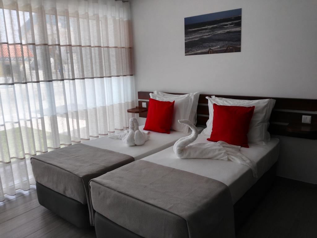 Baleal 4 Surf Hotel ภายนอก รูปภาพ