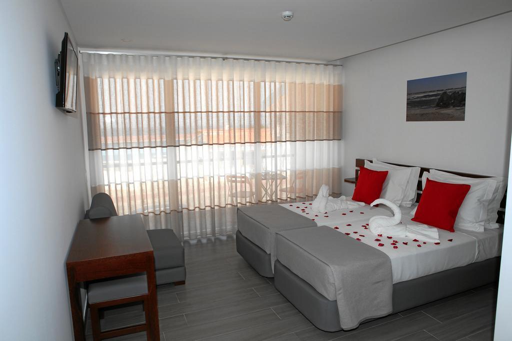 Baleal 4 Surf Hotel ภายนอก รูปภาพ